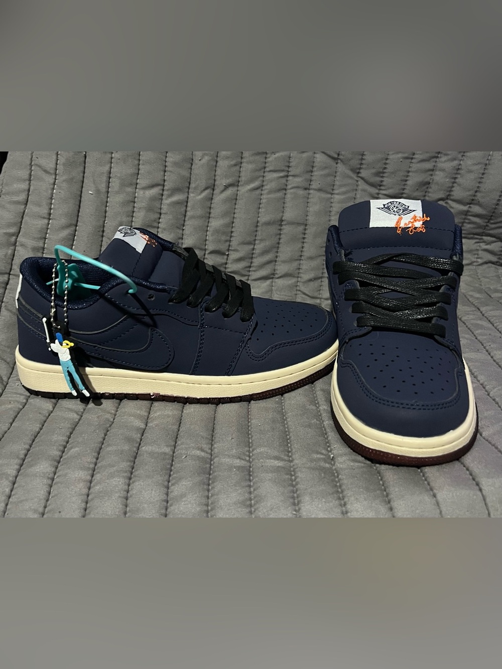 Nike Kids Navy and Teal Low-Top Sneakers